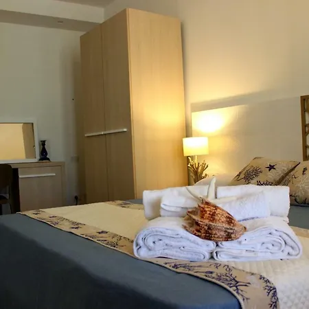 فندق مبيت وإفطار Fra Lu Mari