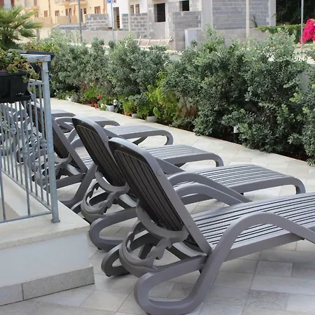 Fra Lu Mari فندق مبيت وإفطار 3*